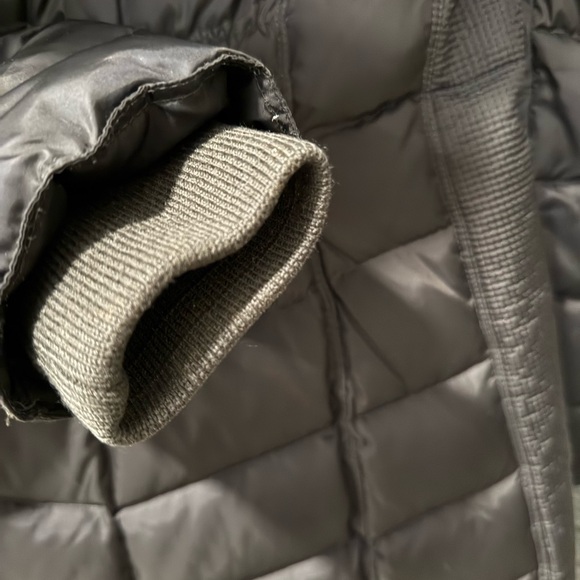 Michael Kors Hooded Puffer Coat - Size Small | Color: Olive Green - Picture 11 of 14